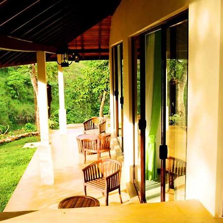 Hotel Aqua Exotica Wellness Retreat Gampola Exterior foto